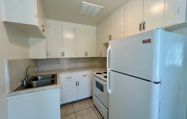1 Bed, 1 Bath in Central SD. Water/Trash Included!