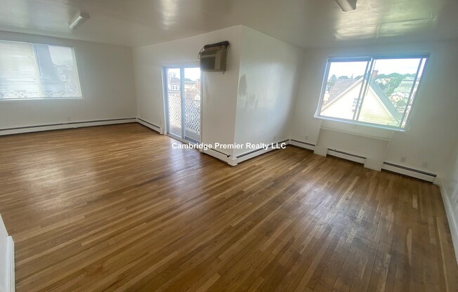 4 NIELSON AVE