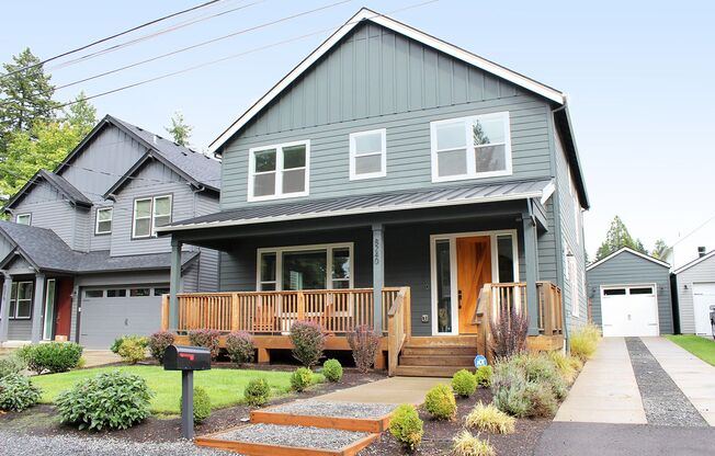 Gorgeous Newer Construction 4 Bedroom Home in Multnomah Village!