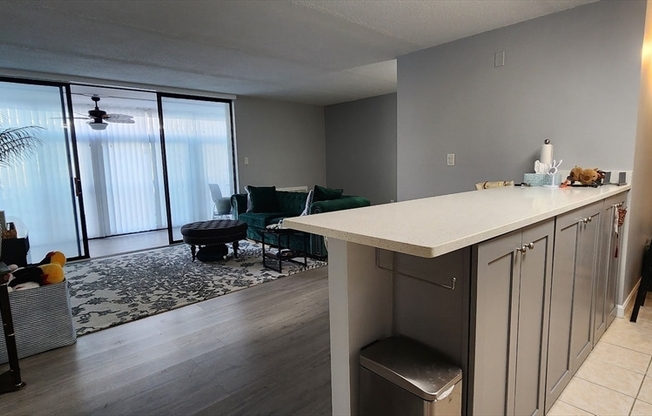27 SKYLINE DR