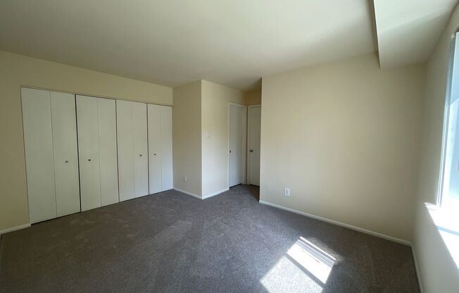 2 beds, 2 baths, 1,000 sqft, $1,925, Unit 14227 #203