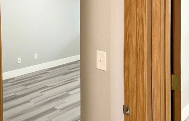 2 beds, 1 bath, 700 sqft, $1,695, Unit A14