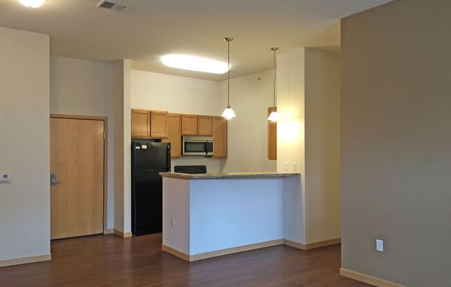 2 beds, 2 baths, $2,775, Unit Suite 2-107 (Furnished)