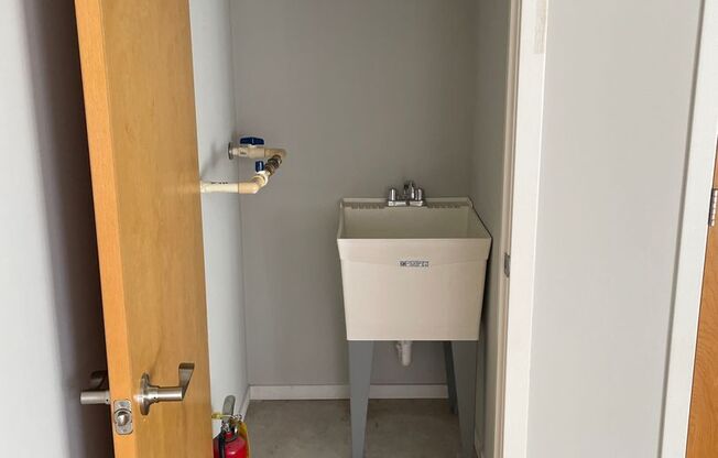 1 bed, 1 bath, 1,135 sqft, $1,885, Unit 105 Live/Work Retail