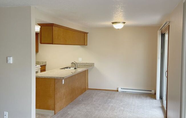 1 bed, 1 bath, 628 sqft, $1,395, Unit 28