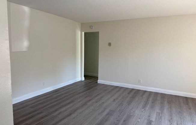 2 beds, 1 bath, 900 sqft, $2,150, Unit #04