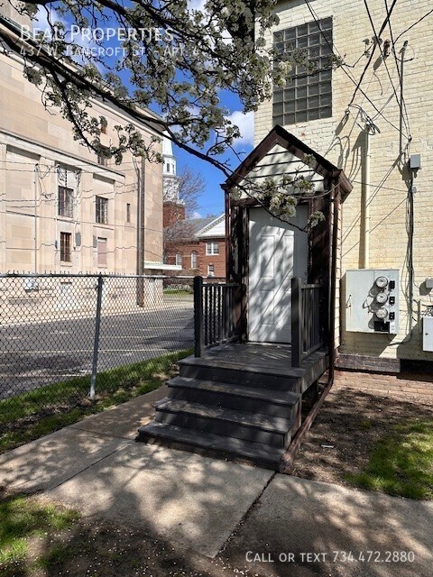 437 W. Bancroft St.