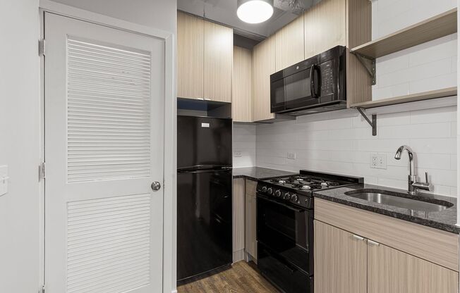 1 bed, 1 bath, 351 sqft, $1,750, Unit 510