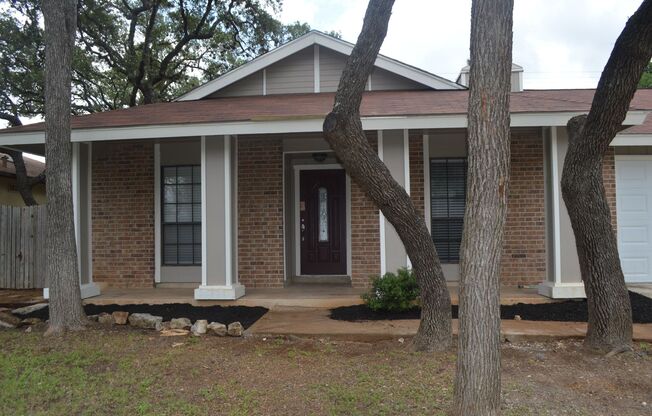 Gorgeous, Spacious 4 bed 2 bath