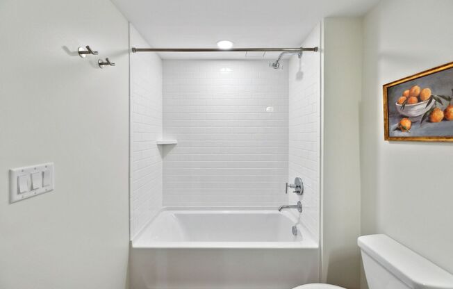 Studio, 1 bath, 397 sqft, $1,298, Unit 305