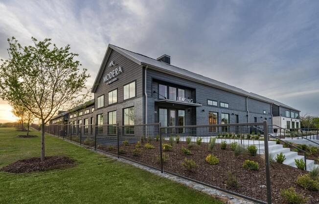 Modera McKinney Ridge in McKinney, TX, offers 1-, 2-, and 3-bedroom apartment homes for rent.