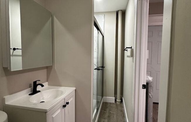 Studio, 1 bath, $995, Unit #214
