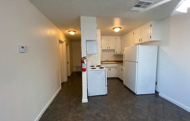 2 beds, 1 bath, 800 sqft, $1,195