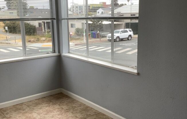 (211): 105-109 Marina Way South