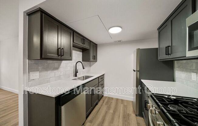 4521 E 31 ST