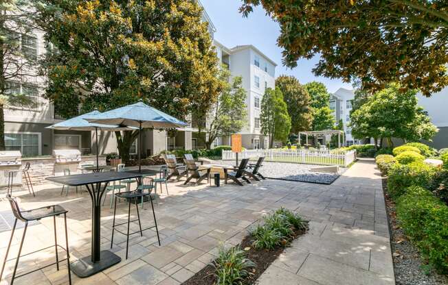 Outdoor Dining Area at Willowest in Lindbergh in Atlanta, GA 30324