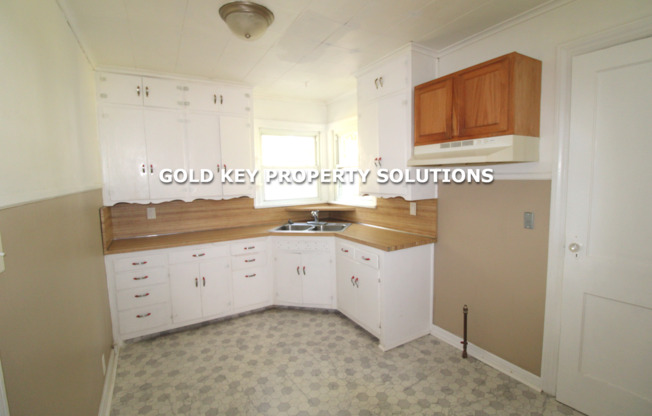 2 beds, 1 bath, $1,050