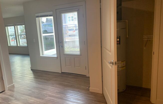 Studio, 1 bath, 406 sqft, $1,295, Unit C119