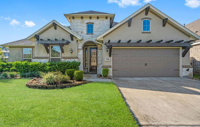 3750 PINEBROOK HOLW LN