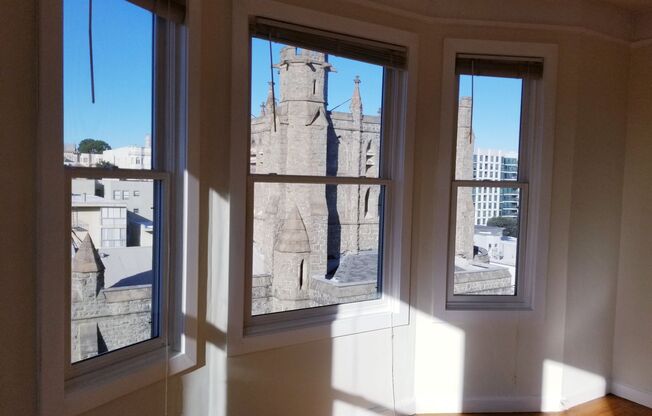 Studio, 1 bath, 450 sqft, $2,400, Unit 705