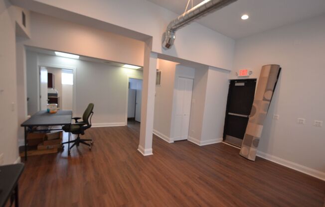 4176 W Montrose