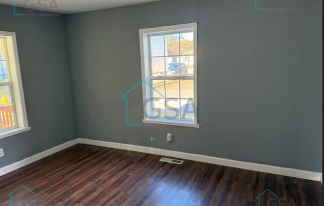 3 beds, 2 baths, $1,400, Unit 116 Delano Avenue-1