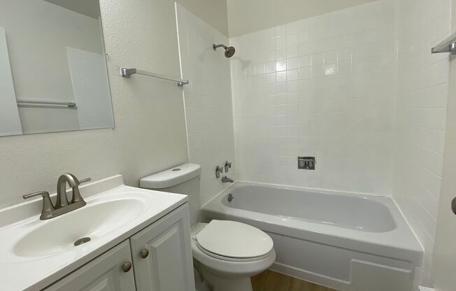 Studio, 1 bath, 405 sqft, $995, Unit Unit 310