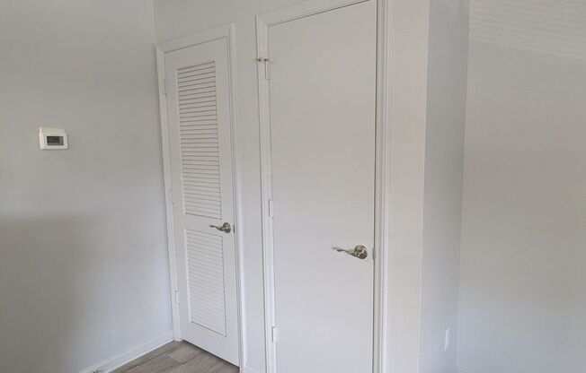 2 beds, 1 bath, 855 sqft, $1,099, Unit 3364-17