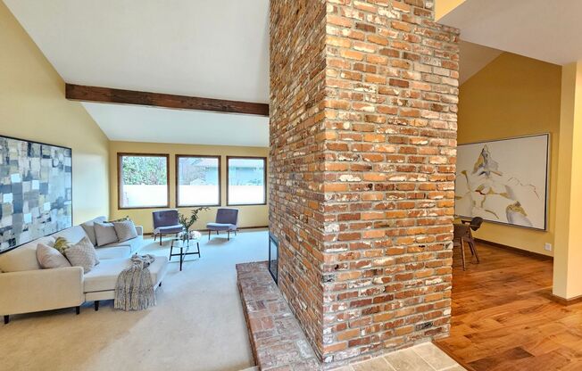 $3,500 - 4 Bed / 3.5 Bath Stunning South Hill Rancher