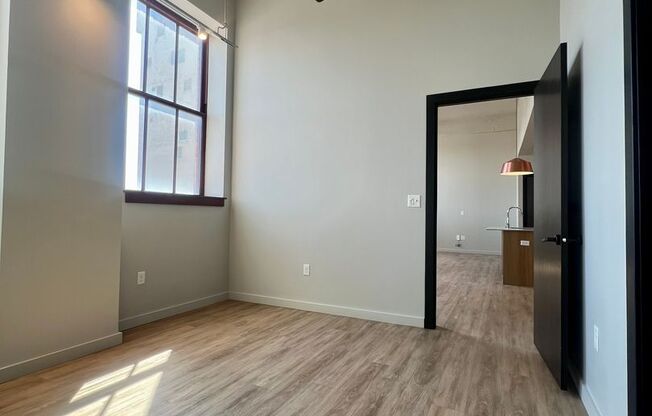 1 bed, 1 bath, 750 sqft, $1,375, Unit 403