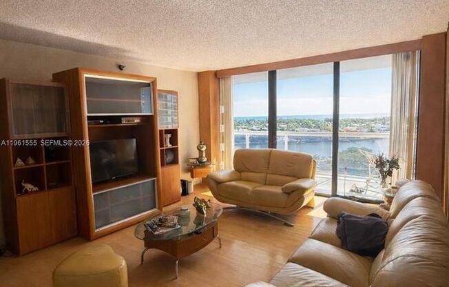 20505 E COUNTRY CLUB DR #1037 AVENTURA, FL 33180