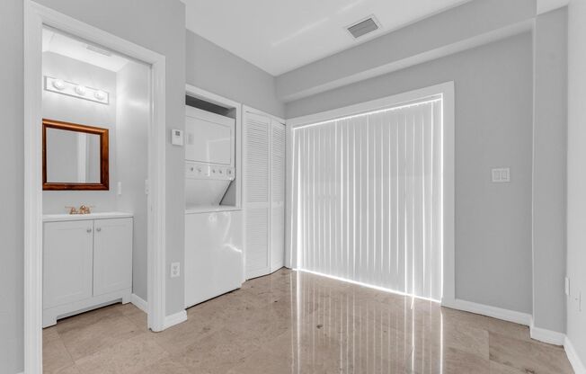 1 bed, 1.5 baths, 693 sqft, $1,950, Unit 208