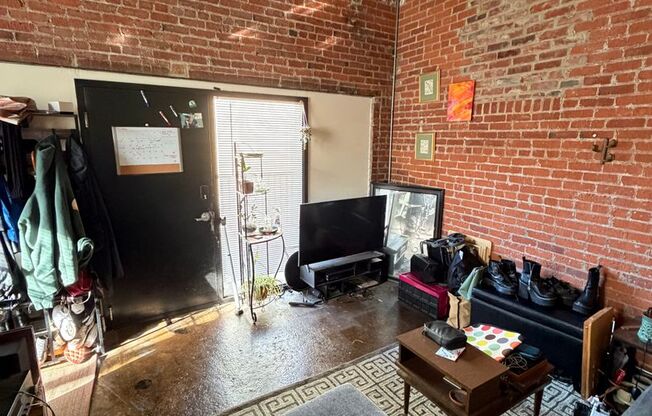 1 bed, 1 bath, 700 sqft, $1,450, Unit 112