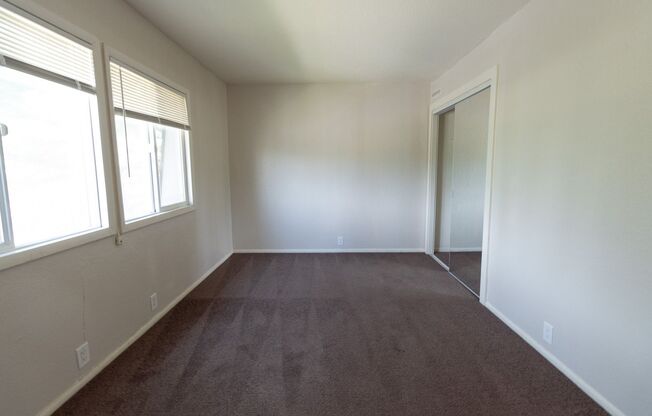 2 beds, 1 bath, 784 sqft, $1,100, Unit 1808 3E
