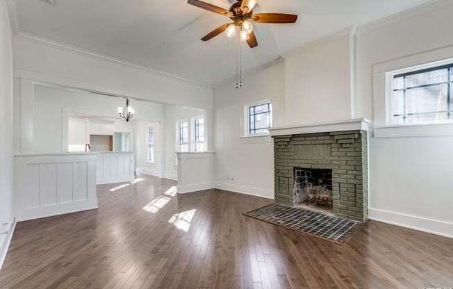 RENOVATED MAHNCKE PARK COTTAGE