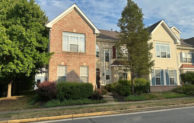 Beautiful Townhouse near Dulles Airport