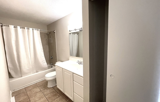 1 bed, 1 bath, 778 sqft, $1,700, Unit 16