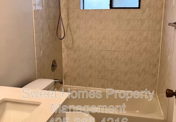 11235 80 AVE NE