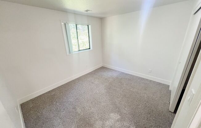 3 beds, 2 baths, 1,100 sqft, $1,715, Unit 15-19
