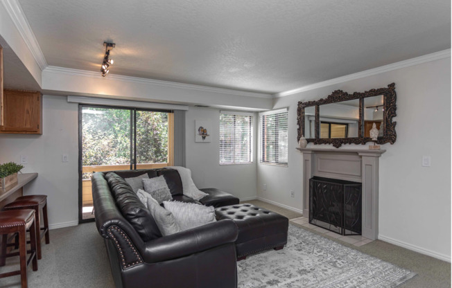 2 beds, 2 baths, 1,000 sqft, $1,499, Unit 988-21