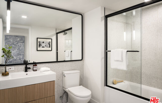 1 bed, 1 bath, 770 sqft, $4,550, Unit 526