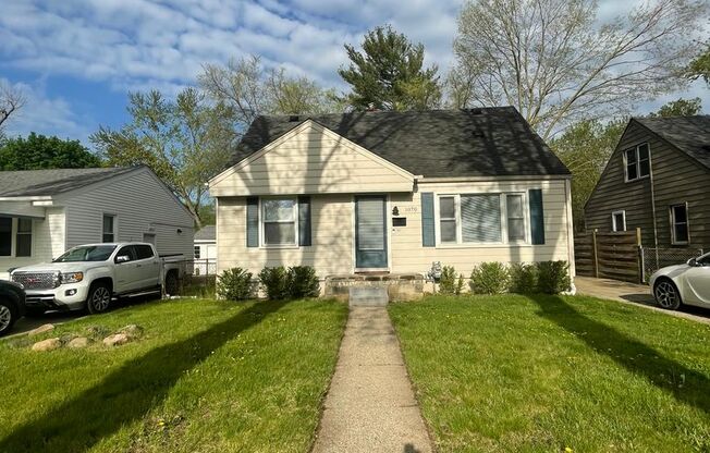 Darling Two-Story Home in Friendly Ypsilanti Township