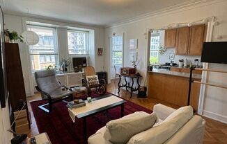 2 beds, 1 bath, $3,200, Unit 802
