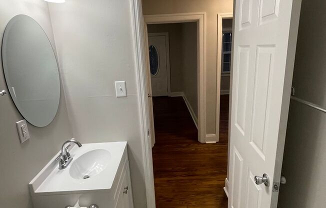 2 beds, 1 bath, $1,150