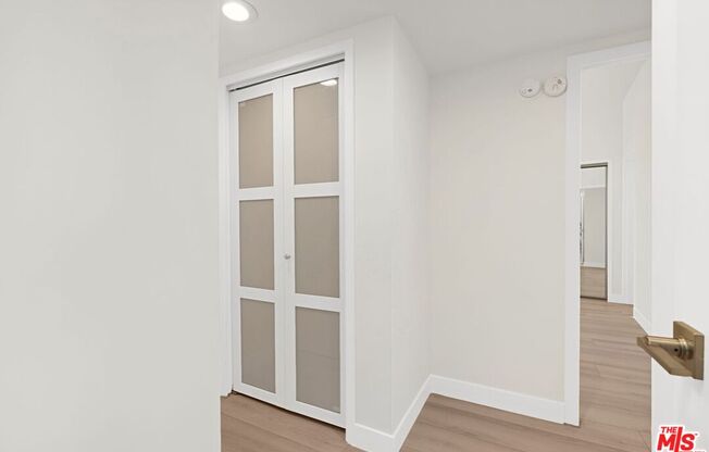1 bed, 2 baths, 1,260 sqft, $3,700, Unit 507