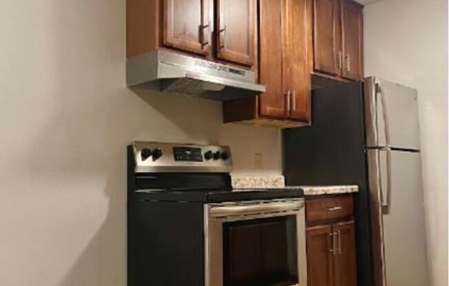 2 beds, 1 bath, 1,000 sqft, $1,299, Unit 3737-204
