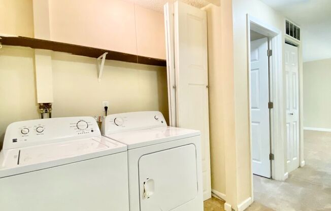 2 beds, 2 baths, $2,050, Unit # 104