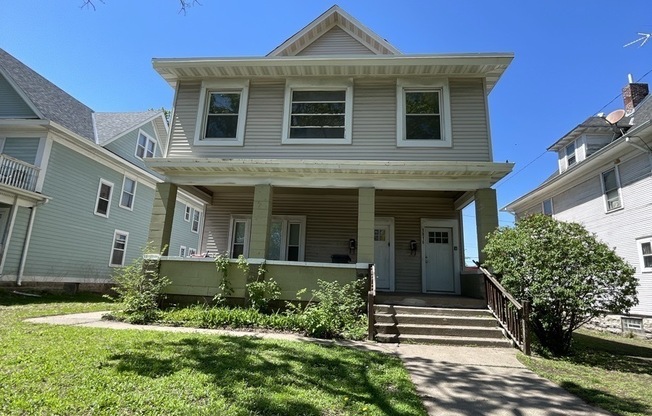 1916 ELLIOT AVE