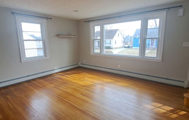Charming 4-Bedroom Home for Rent in Manchester, NH