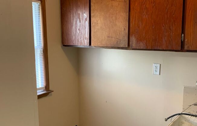 3 beds, 1 bath, $1,329